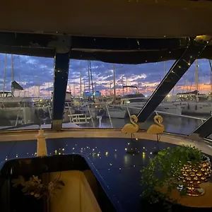 Bateau-hôtel Panaby - House Boat, Palerme